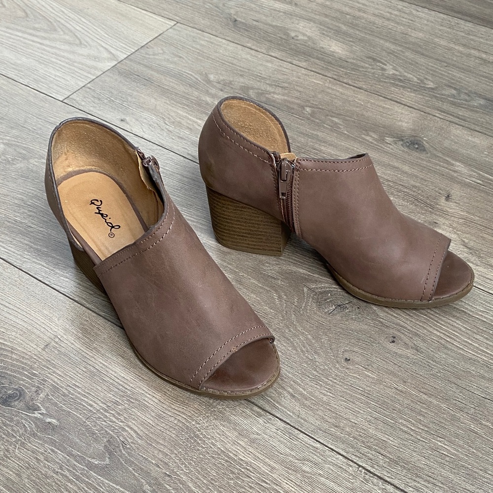 Qupid Brown Peep Toe Heeled Boots